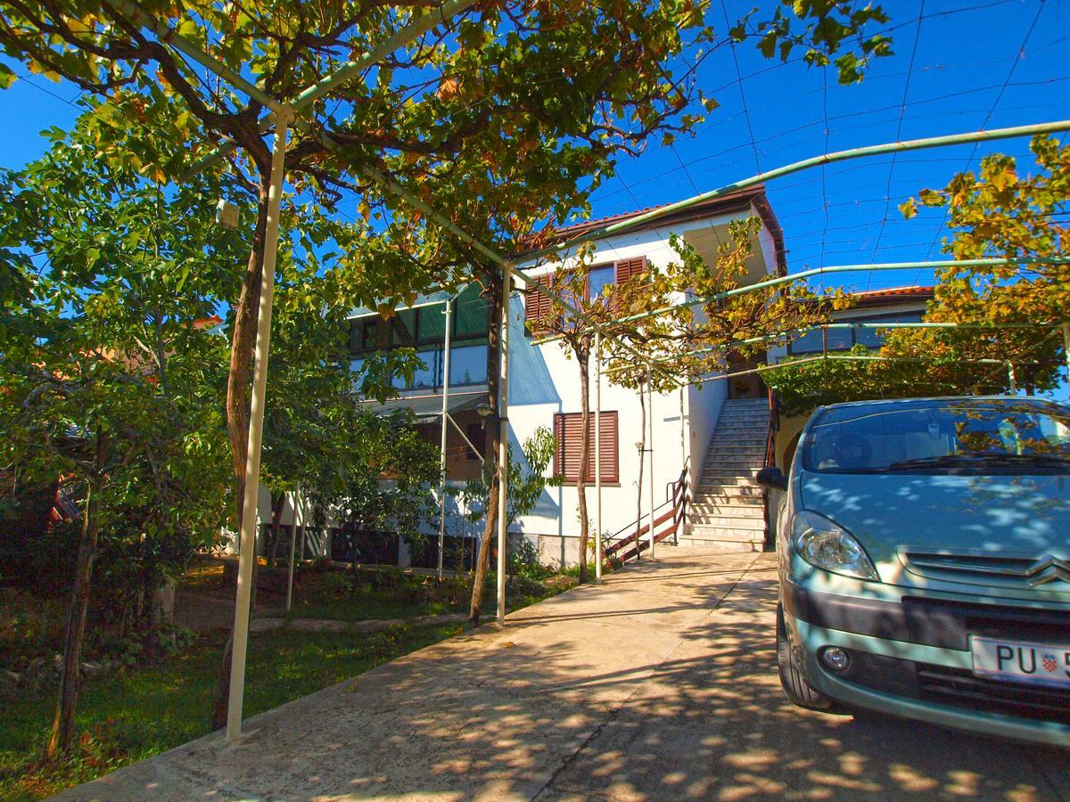 Apartments Irena 531 Pola Esterno foto